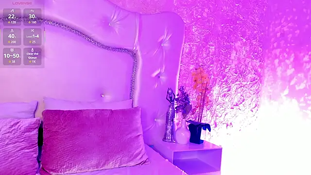 Snapshot of TylerCruz__ chatting on 04/05/26, 05:26 TylerCruz online show from 04/05/26, 05:26