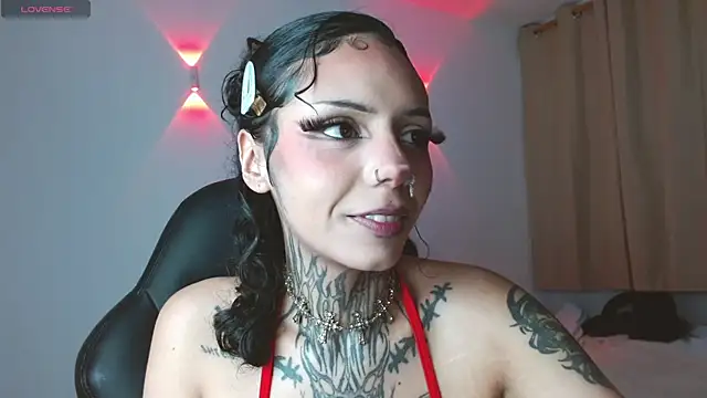 KoraRousse online show from 04/16/26, 10:23