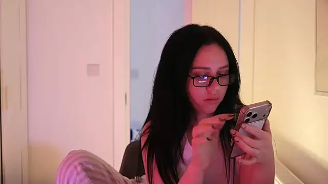 Snapshot of mira_mmira chatting on 04/03/26, 09:57 mira mmira online show from 04/03/26, 09:57