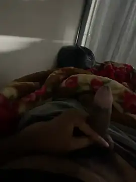 Snapshot of devlove352 chatting on 04/03/26, 09:35 devlove352 online show from 04/03/26, 09:35