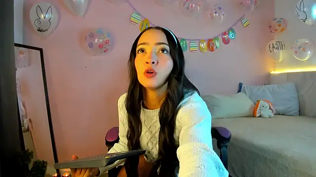 Daphne Rosse online show from 04/04/26, 12:02