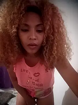 Snapshot of SolashLitzy_Curly chatting on 06/11/26, 10:24 SolashLitzy Curly online show from 06/11/26, 10:24