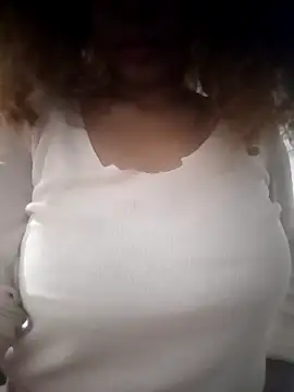 Snapshot of SolashLitzy_Curly chatting on 06/12/26, 08:24 SolashLitzy Curly online show from 06/12/26, 08:24
