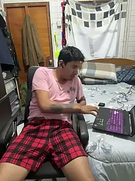 Adanxho online show from 05/24/26, 01:43