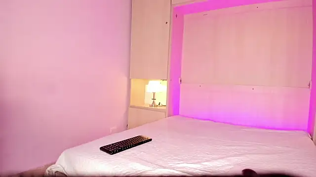 TessaLowe online show from 04/11/26, 11:47