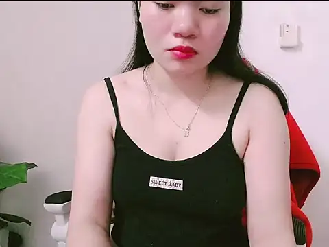 Suhynxx online show from 04/12/26, 10:04