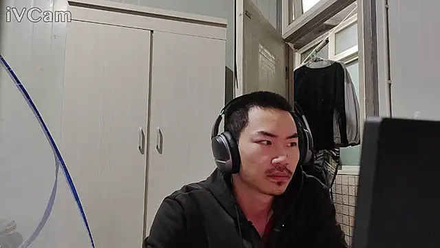 dyjdddttj online show from 04/21/26, 12:33