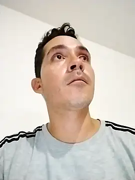 Gabriel leon33 online show from 04/08/26, 05:29