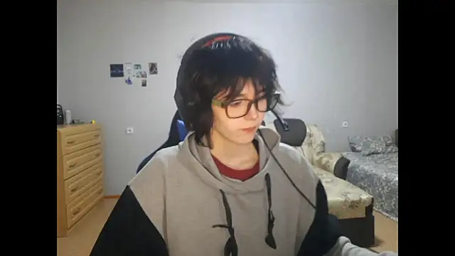 Snapshot of ShaynaLinley chatting on 04/14/26, 09:21 ShaynaLinley online show from 04/14/26, 09:21