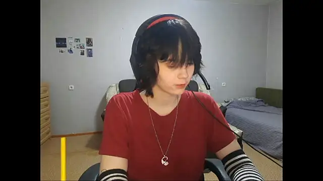 Snapshot of ShaynaLinley chatting on 04/15/26, 09:48 ShaynaLinley online show from 04/15/26, 09:48