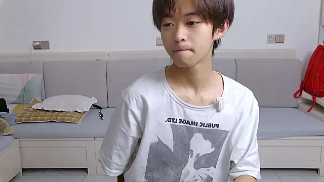 Snapshot of buding-001 chatting on 03/26/26, 10:54 buding-001 online show from 03/26/26, 10:54