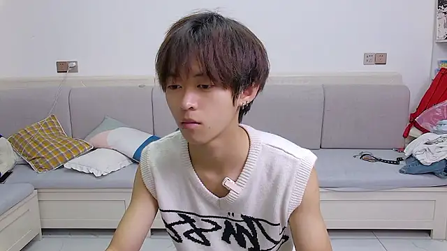 Snapshot of buding-001 chatting on 03/27/26, 10:48 buding-001 online show from 03/27/26, 10:48