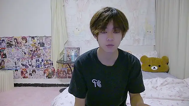 Snapshot of buding-001 chatting on 04/11/26, 11:36 buding-001 online show from 04/11/26, 11:36