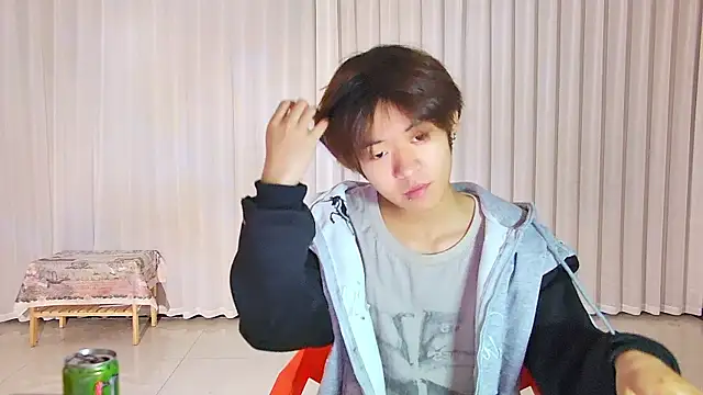 Snapshot of buding-001 chatting on 04/14/26, 11:38 buding-001 online show from 04/14/26, 11:38