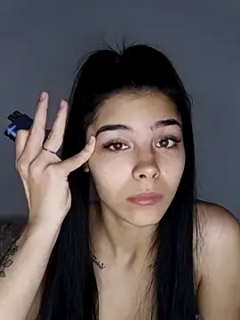 Snapshot of Crissdesire chatting on 04/11/26, 12:53 Crissdesire online show from 04/11/26, 12:53