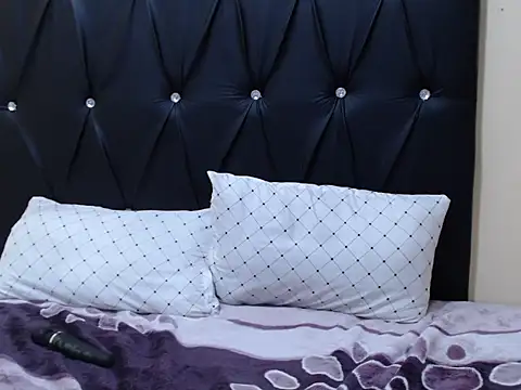 butterflybooty68 online show from 04/13/26, 09:04