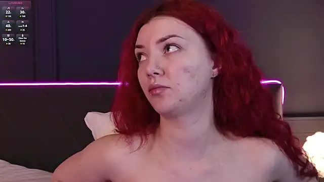 SiennaVosss online show from 04/15/26, 06:20