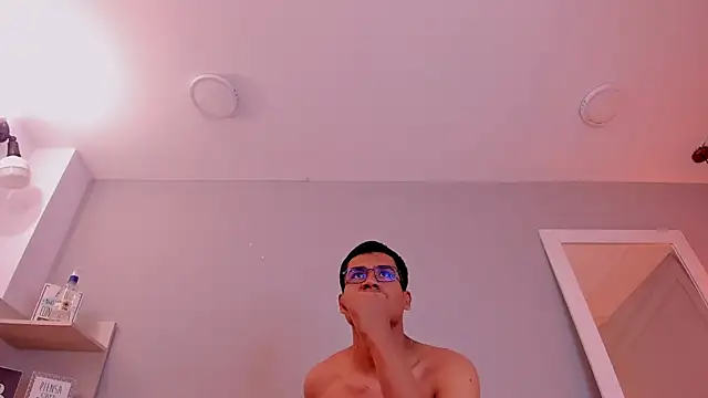 ThiagoVega  online show from 04/03/26, 03:59