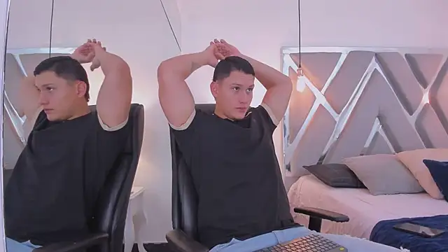 Chriss Diamond online show from 04/14/26, 08:04