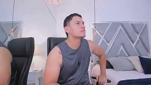 Chriss Diamond online show from 04/15/26, 08:09