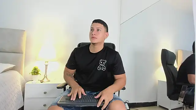 Chriss Diamond online show from 05/26/26, 09:22