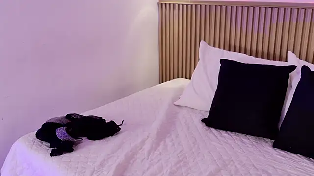 Aly leee online show from 04/10/26, 12:54