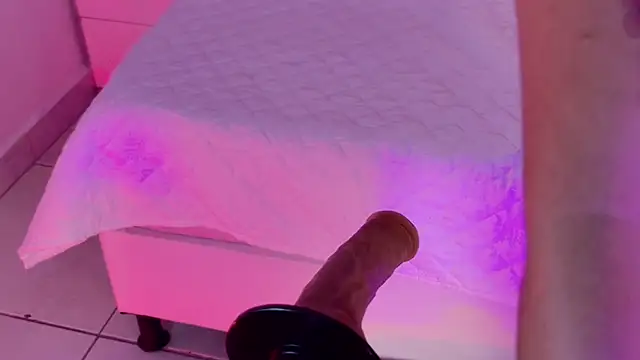 Aly leee online show from 04/11/26, 06:01