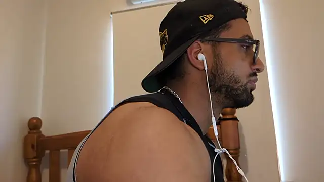 robin103666 online show from 04/05/26, 06:21