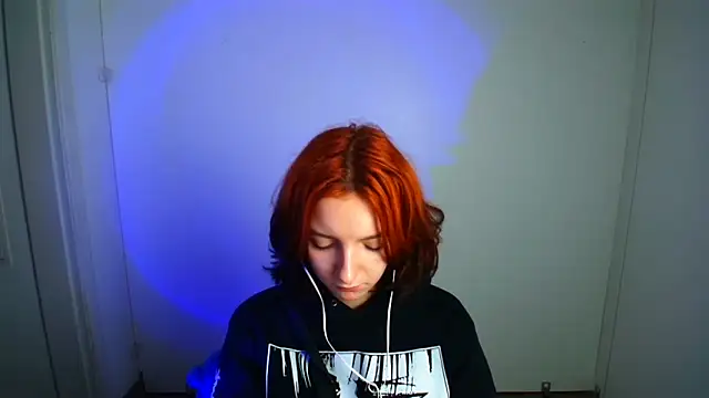 Snapshot of Butterfly_Milly chatting on 05/14/26, 01:18 Butterfly Milly online show from 05/14/26, 01:18