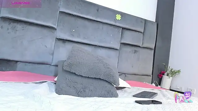 Catalina-Santanaa online show from 03/31/26, 08:42