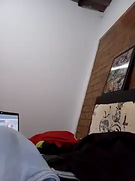 lat99005 online show from 03/25/26, 02:56