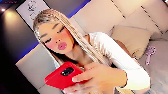 Kornylovee online show from 05/30/26, 10:07