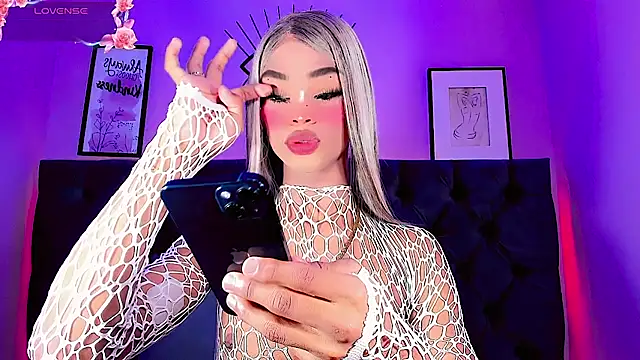 Kornylovee online show from 07/04/26, 08:59