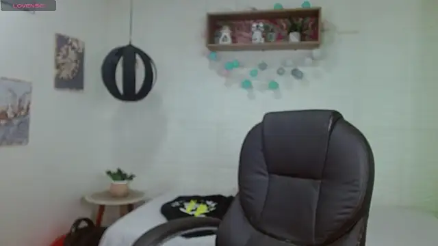 RoaSexi25 online show from 04/02/26, 03:37