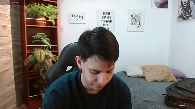 RoaSexi25 online show from 04/08/26, 12:54