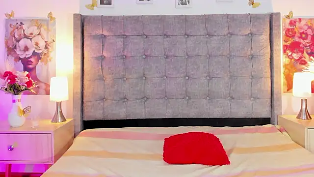 Snapshot of SamantaAristizabal2 chatting on 03/25/26, 12:00 SamantaAristizabal2 online show from 03/25/26, 12:00