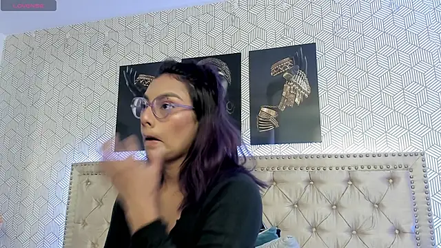 ValeAlvarez  online show from 03/27/26, 06:40