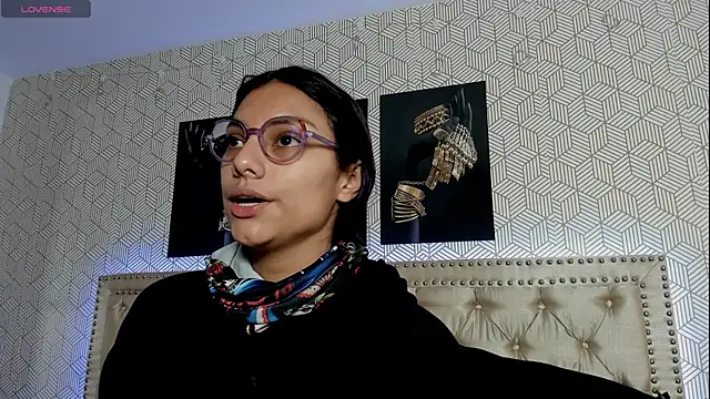 ValeAlvarez  online show from 04/14/26, 07:42