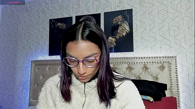 ValeAlvarez  online show from 04/16/26, 03:57