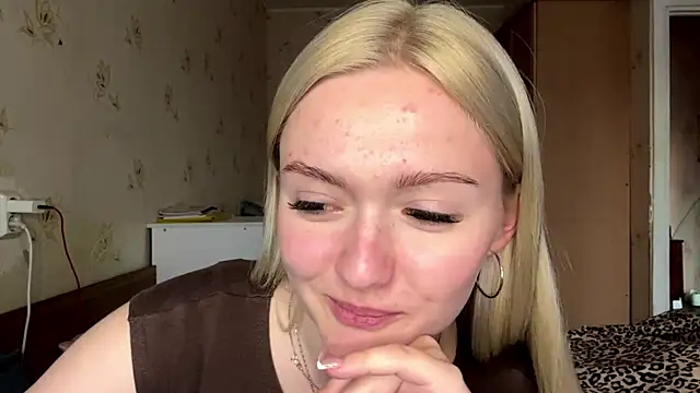 Sophia Blonde online show from 04/14/26, 02:56