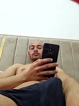 QueueedActivist online show from 03/29/26, 05:24