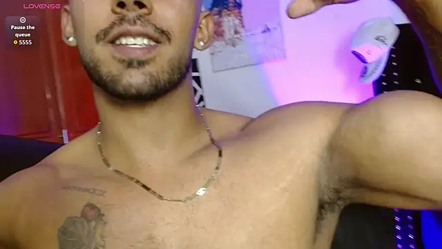 Snapshot of romanpearce_ chatting on 07/18/26, 10:13 romanpearce online show from 07/18/26, 10:13