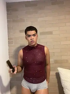 Snapshot of Sweet_Darius chatting on 03/28/26, 04:23 Sweet Darius online show from 03/28/26, 04:23