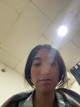 Snapshot of ANNIE_10- chatting on 04/14/26, 09:43 ANNIE 10- online show from 04/14/26, 09:43