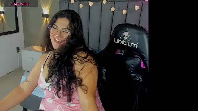 madison abril online show from 04/07/26, 02:34