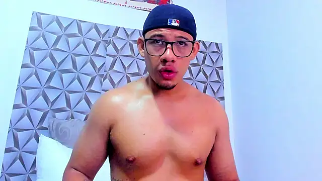 Snapshot of Benjamin_lich chatting on 04/01/26, 01:41 Benjamin lich online show from 04/01/26, 01:41