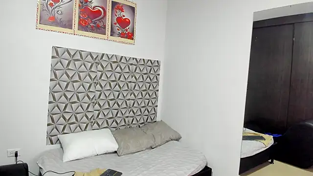 Snapshot of Benjamin_lich chatting on 04/11/26, 05:28 Benjamin lich online show from 04/11/26, 05:28