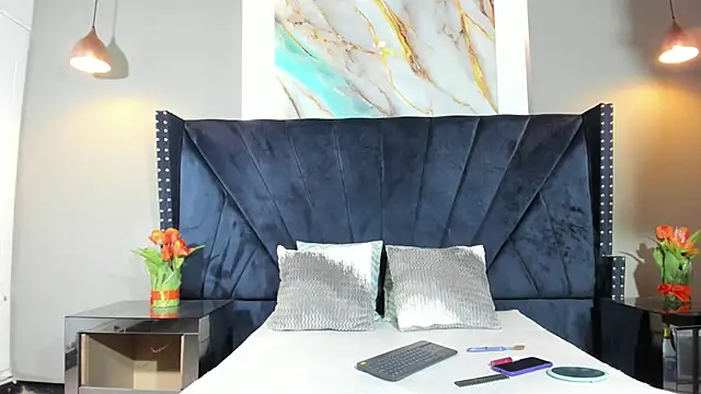 Sara Hanks online show from 04/04/26, 02:25