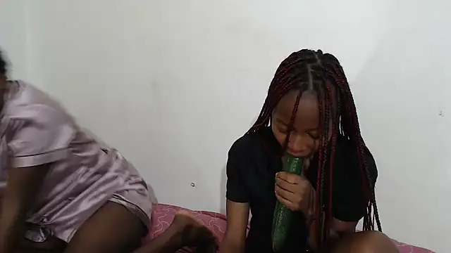 SexyPetite 22 online show from 05/18/26, 10:15