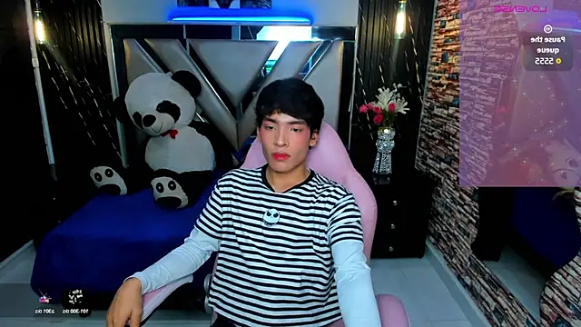 IsaacNovaa online show from 03/26/26, 01:06